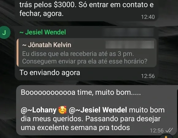Cliente da Affordable Fence comemorando contrato de cerca de $3.000